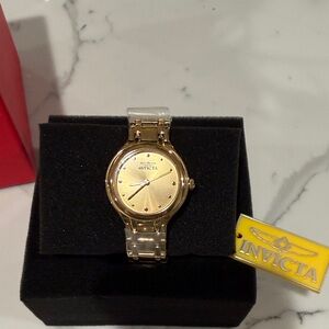 Invicta Gold Women's Round Dial Bracelet Watch